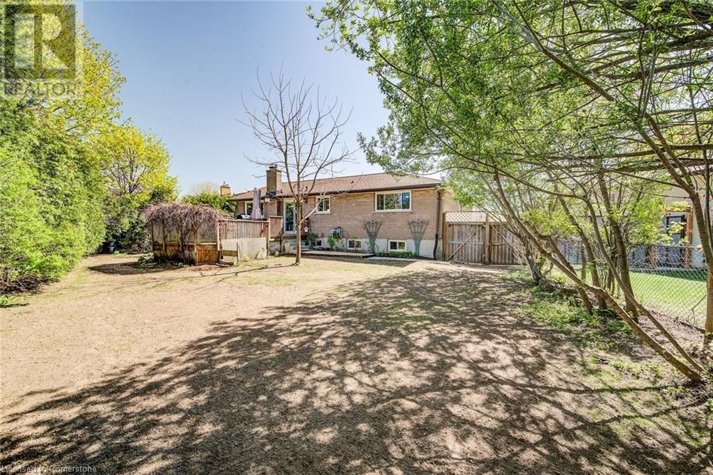 330 DALEVIEW PLACE Image 50