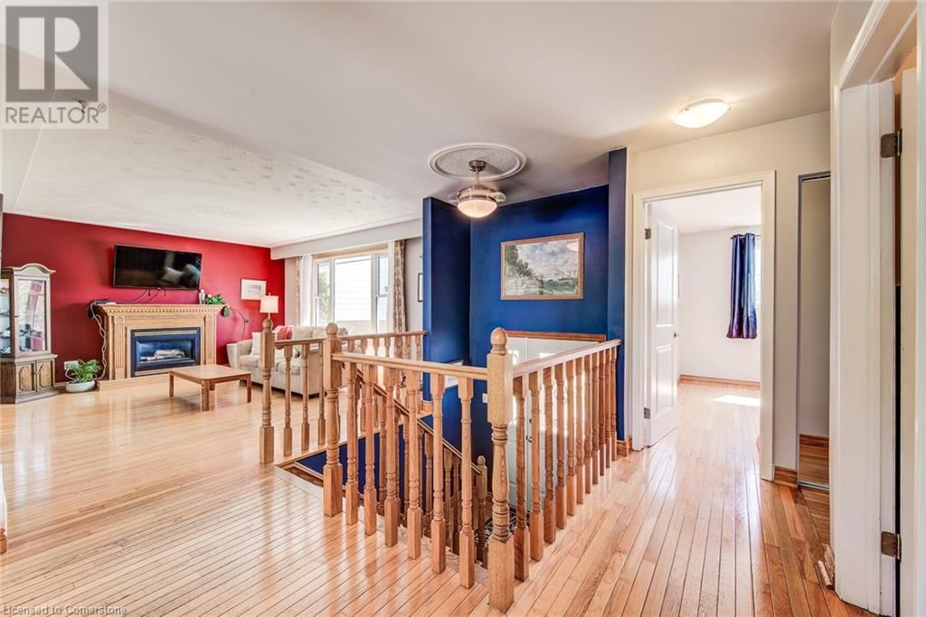 330 DALEVIEW PLACE Image 6