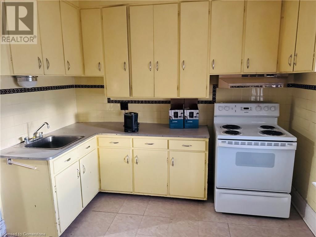 32 SIMEON STREET Image 15
