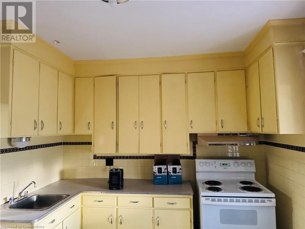 32 SIMEON STREET Image 16
