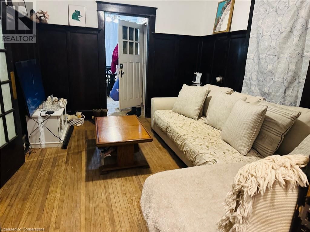 32 SIMEON STREET Image 20
