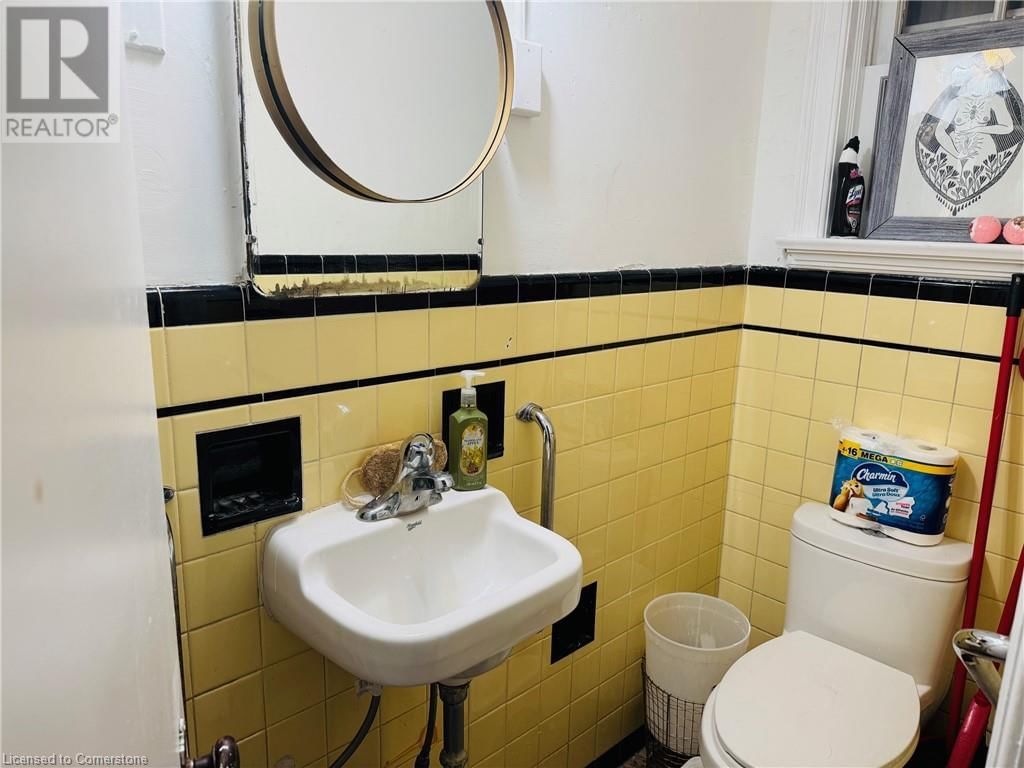 32 SIMEON STREET Image 23