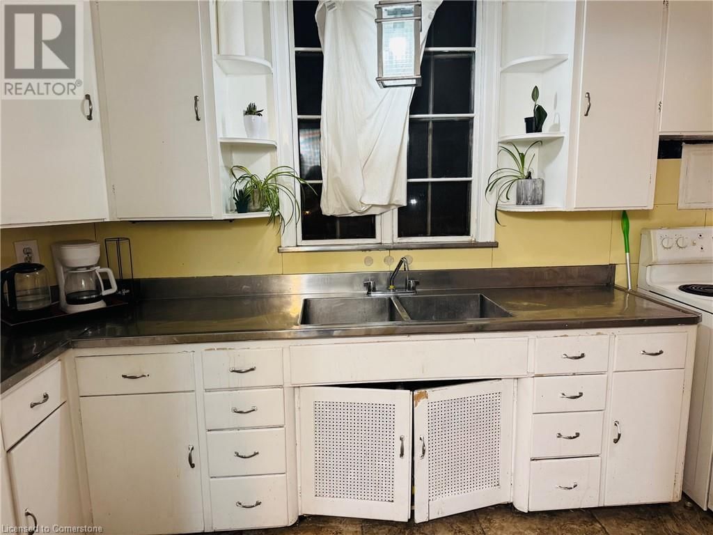32 SIMEON STREET Image 24