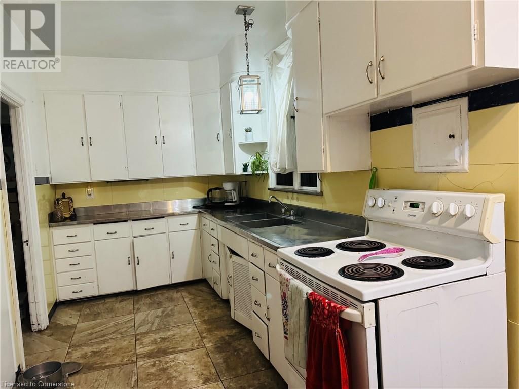 32 SIMEON STREET Image 26