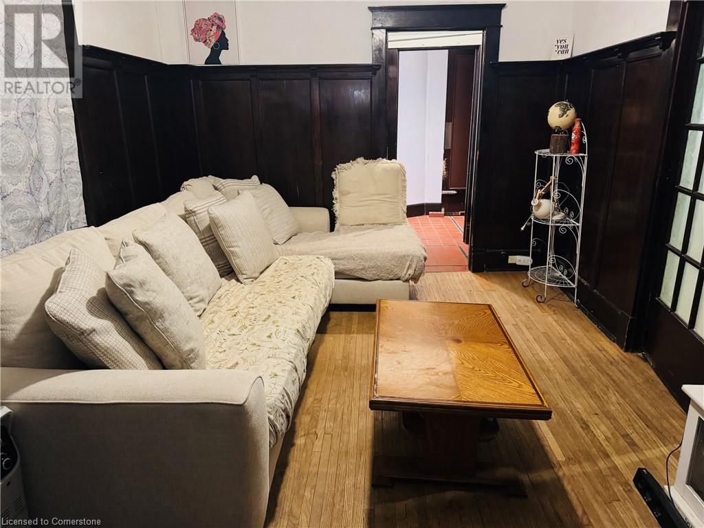 32 SIMEON STREET Image 27