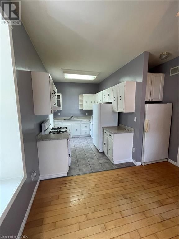 34 YOUNG STREET Image 4