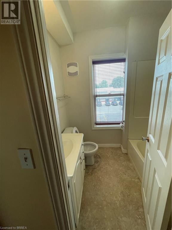 34 YOUNG STREET Image 9