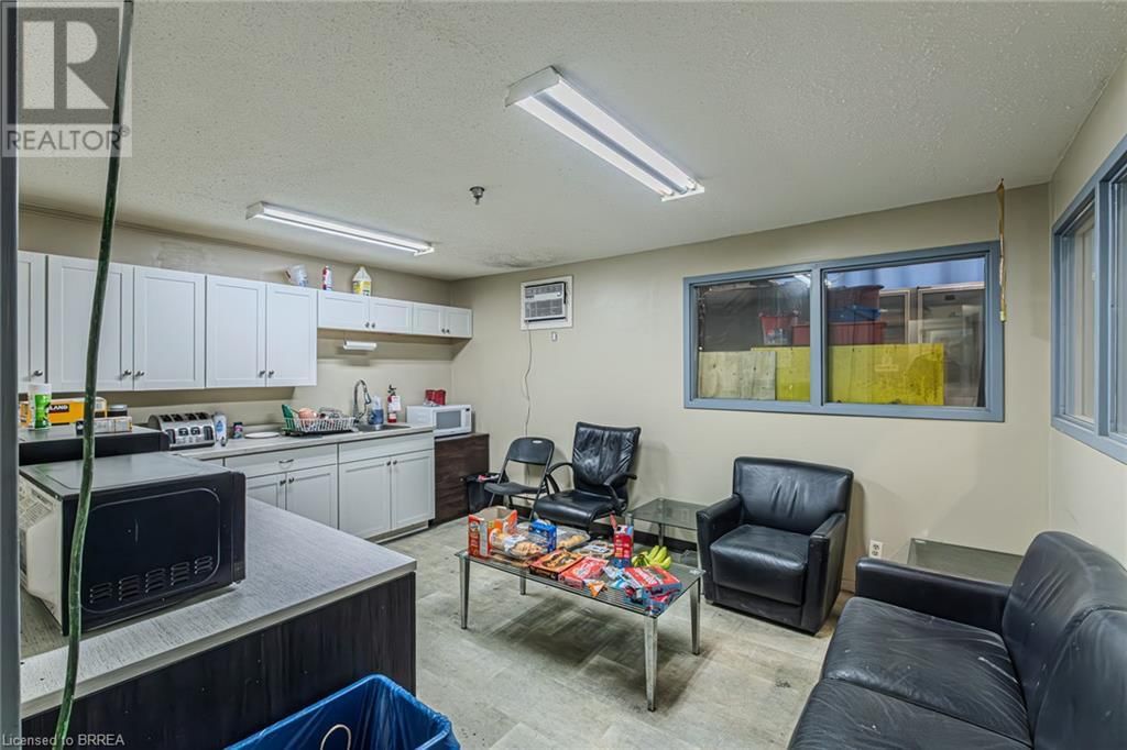 396 HENRY STREET Image 18