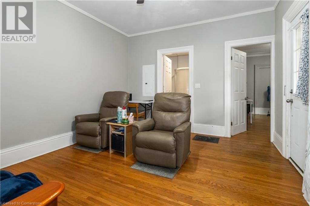 13 SARAH STREET Image 17