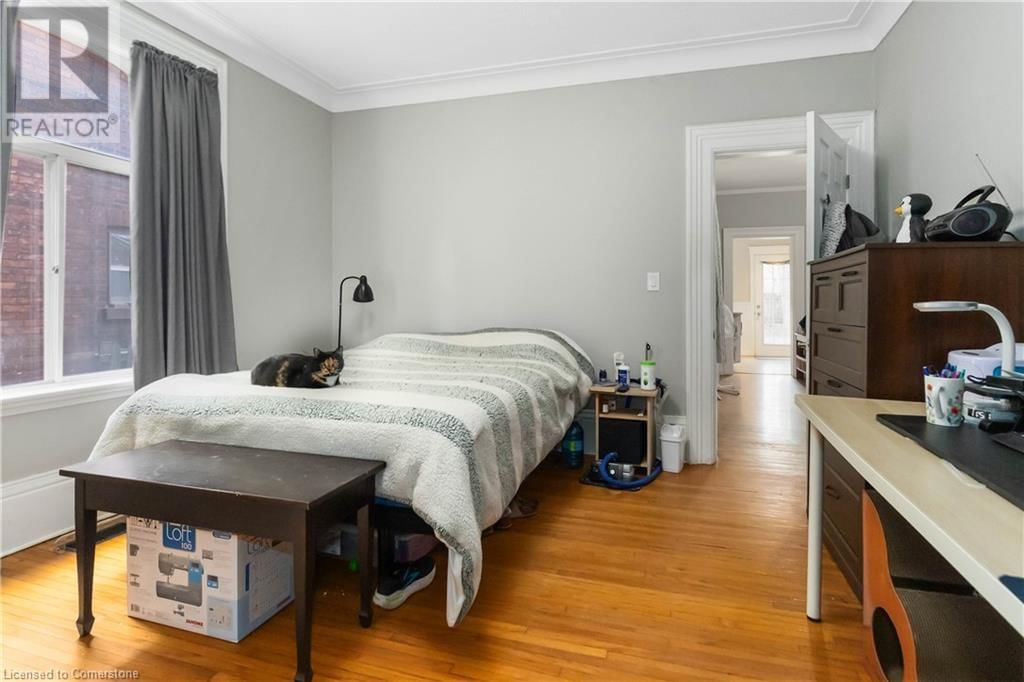 13 SARAH STREET Image 20