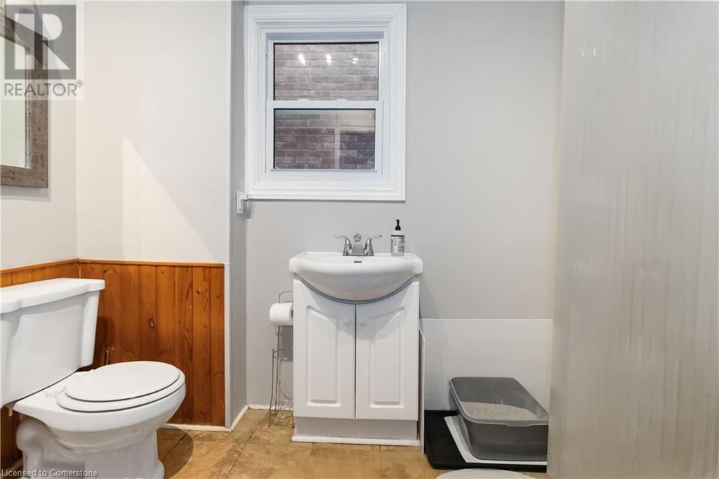 13 SARAH STREET Image 21