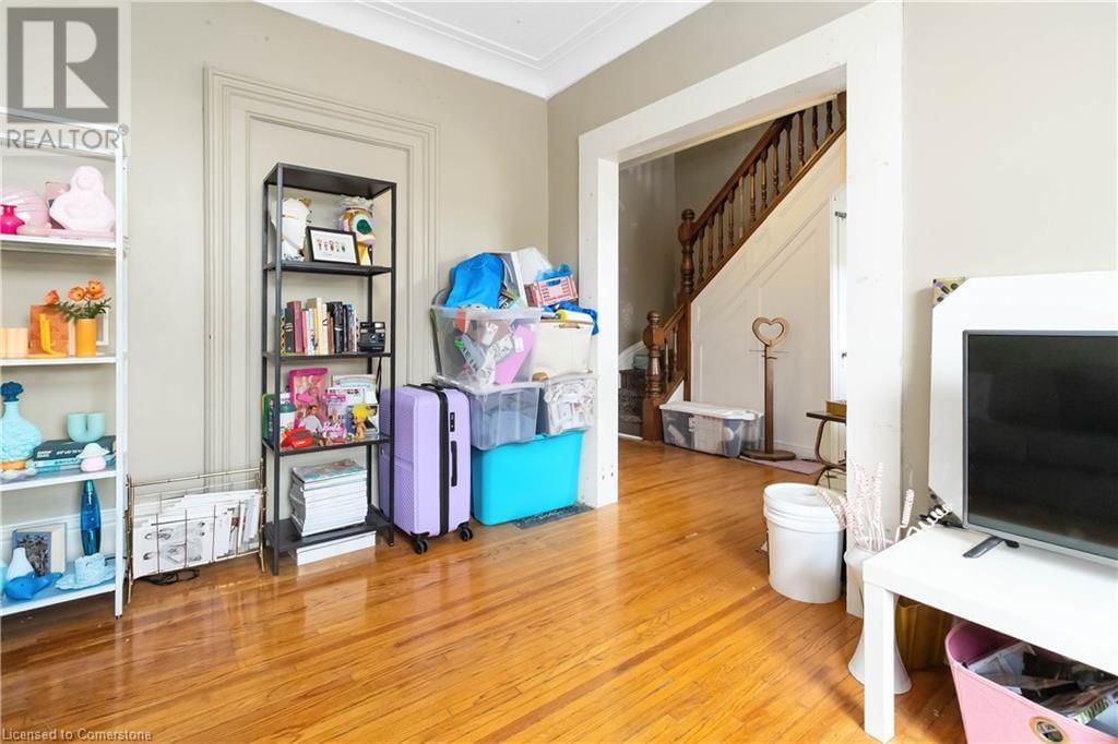 13 SARAH STREET Image 6