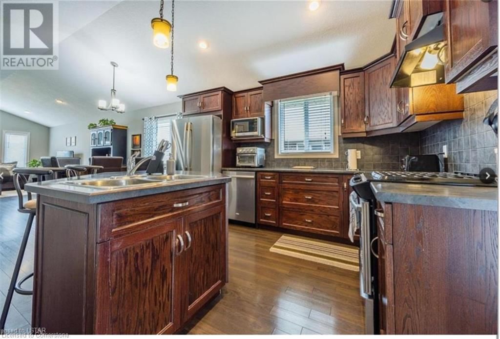 3 LAWRENCE AVENUE Image 3