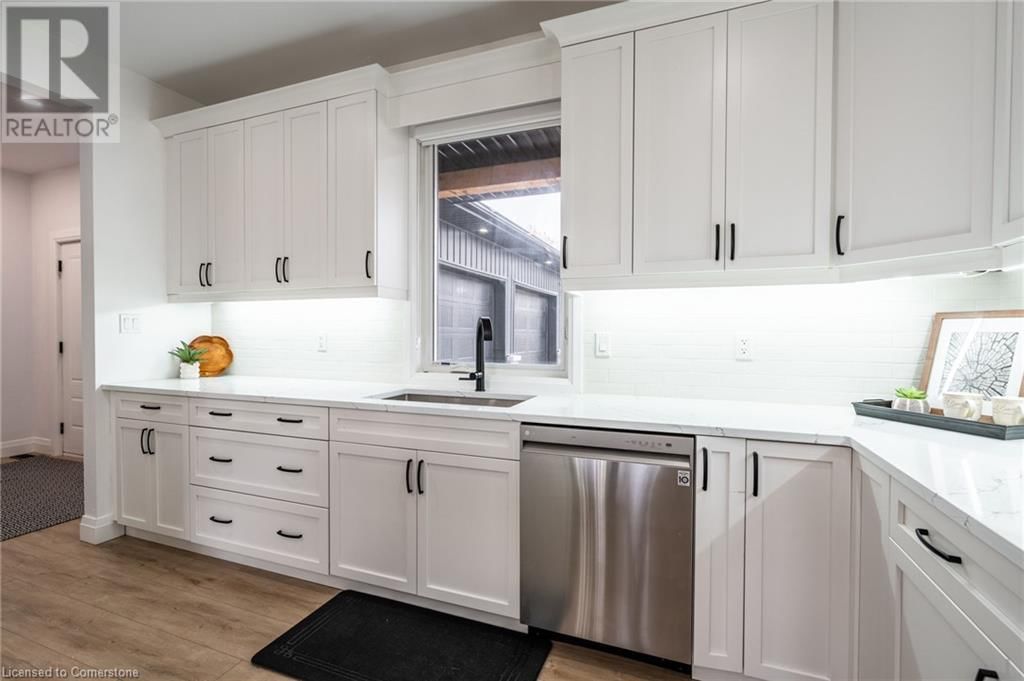 1266 COLBORNE STREET WEST Image 14