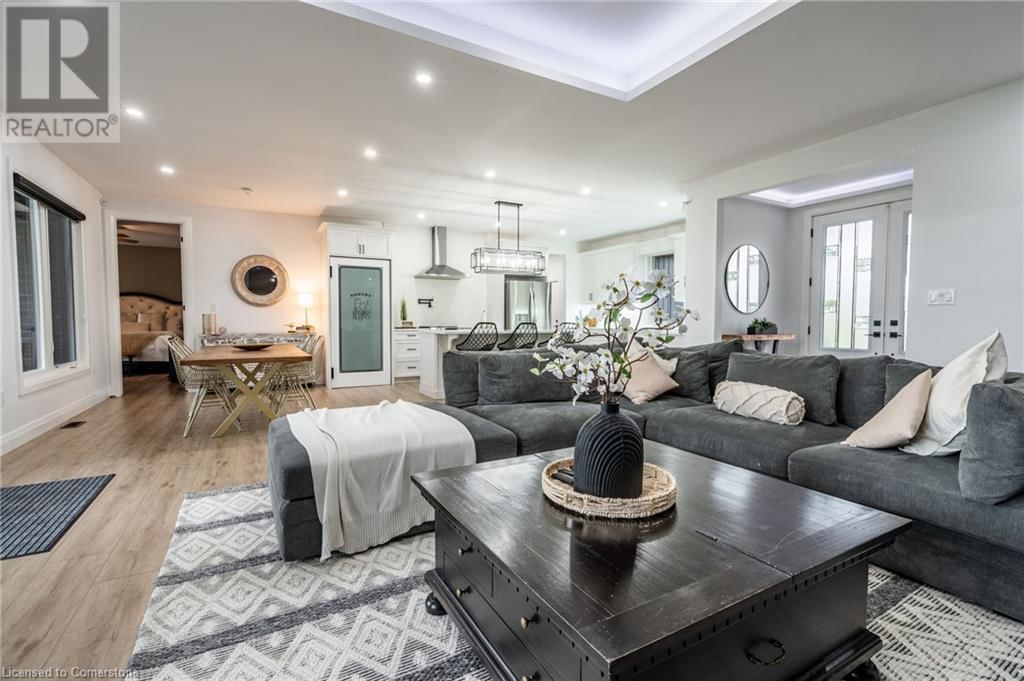 1266 COLBORNE STREET WEST Image 16