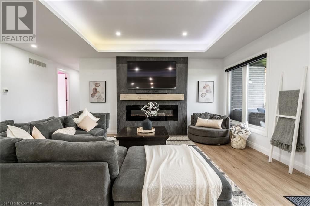 1266 COLBORNE STREET WEST Image 17
