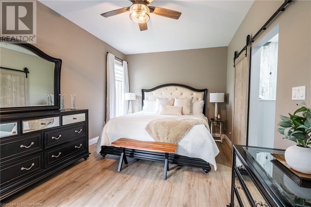 1266 COLBORNE STREET WEST Image 22