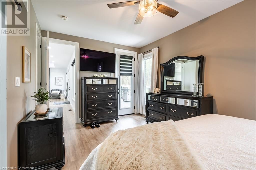 1266 COLBORNE STREET WEST Image 24