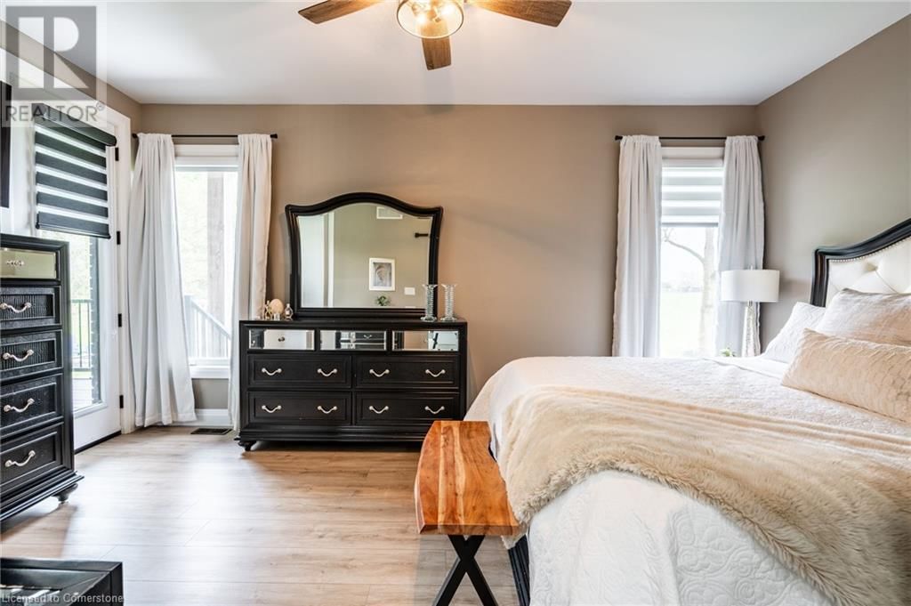 1266 COLBORNE STREET WEST Image 25