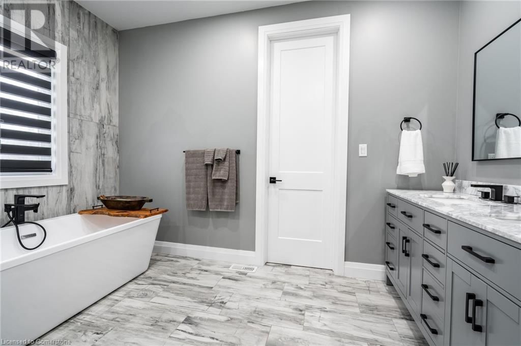 1266 COLBORNE STREET WEST Image 27