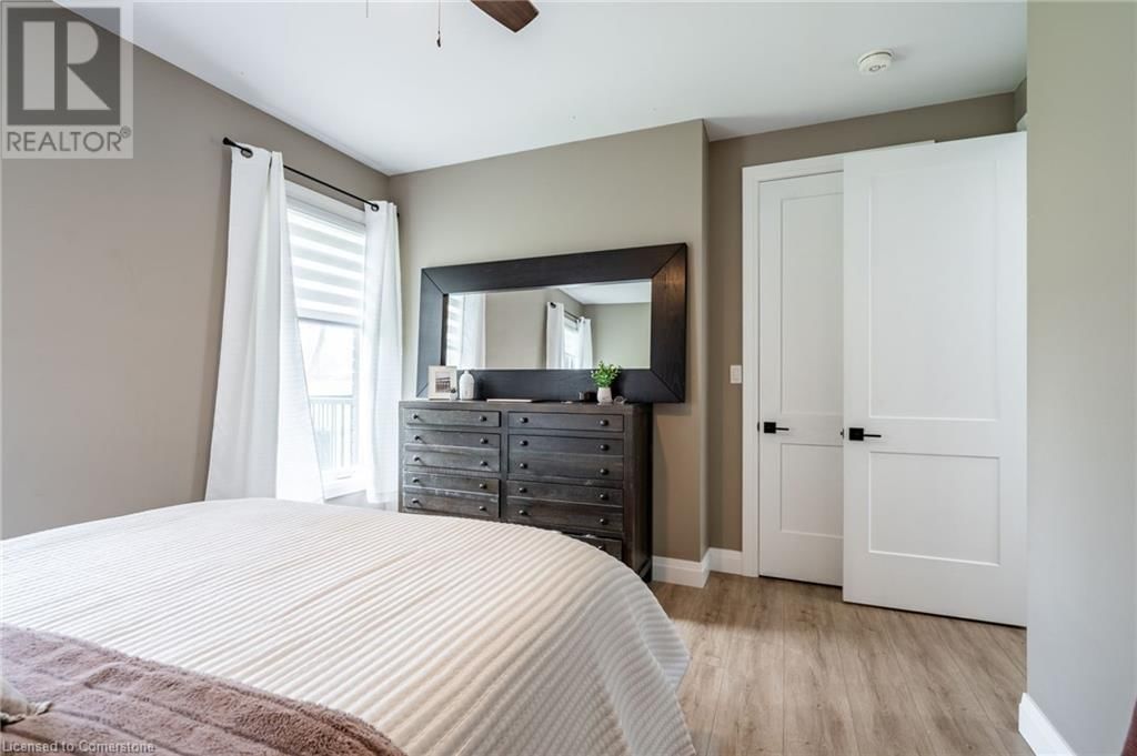 1266 COLBORNE STREET WEST Image 31
