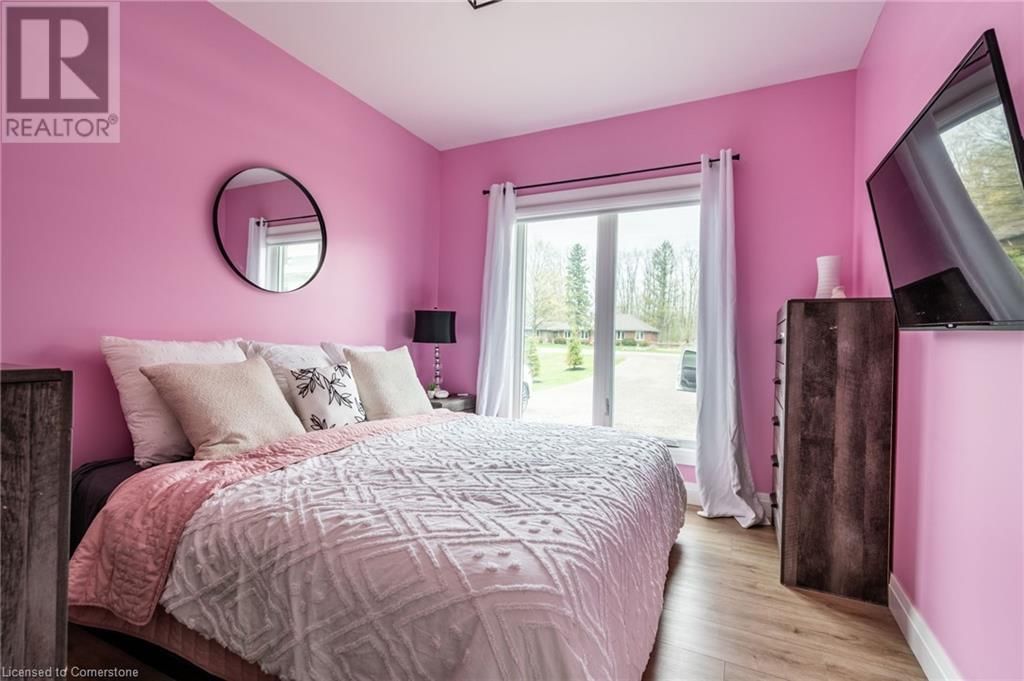 1266 COLBORNE STREET WEST Image 34
