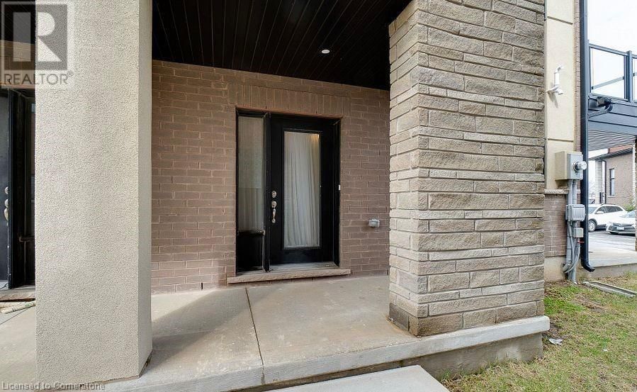 98 - 590 N SERVICE ROAD Image 4