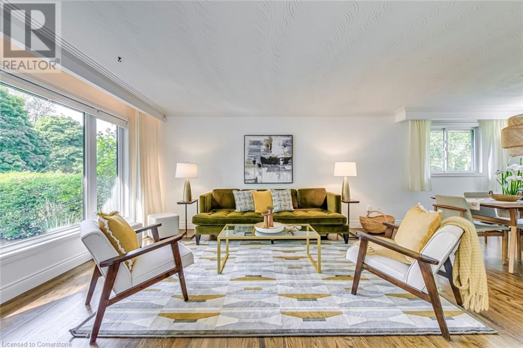 1306 NAPIER CRESCENT Image 12