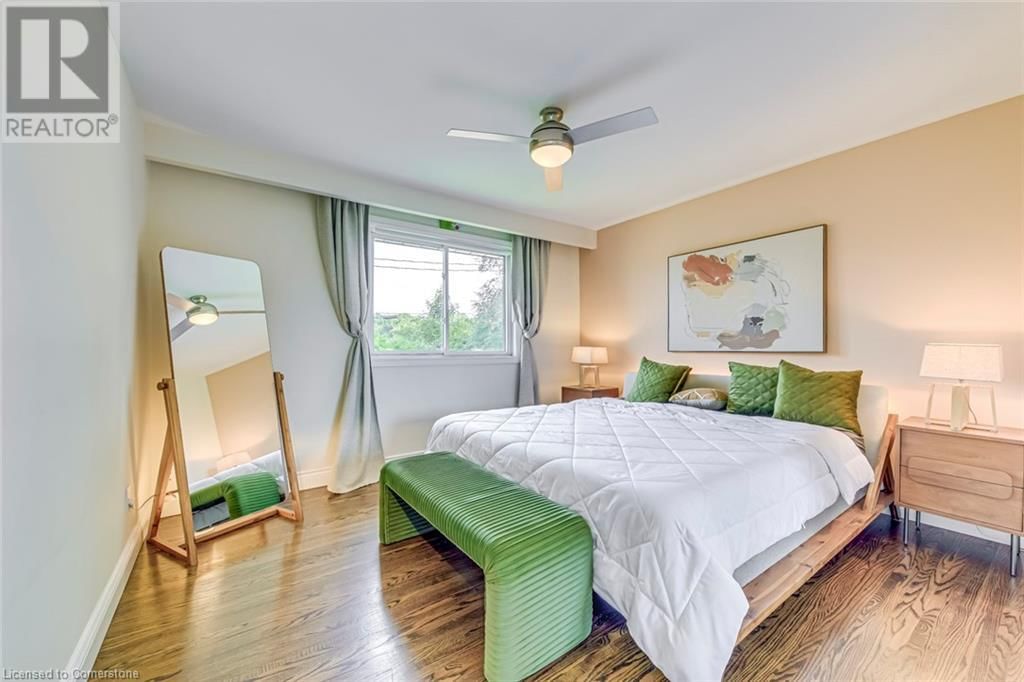 1306 NAPIER CRESCENT Image 18