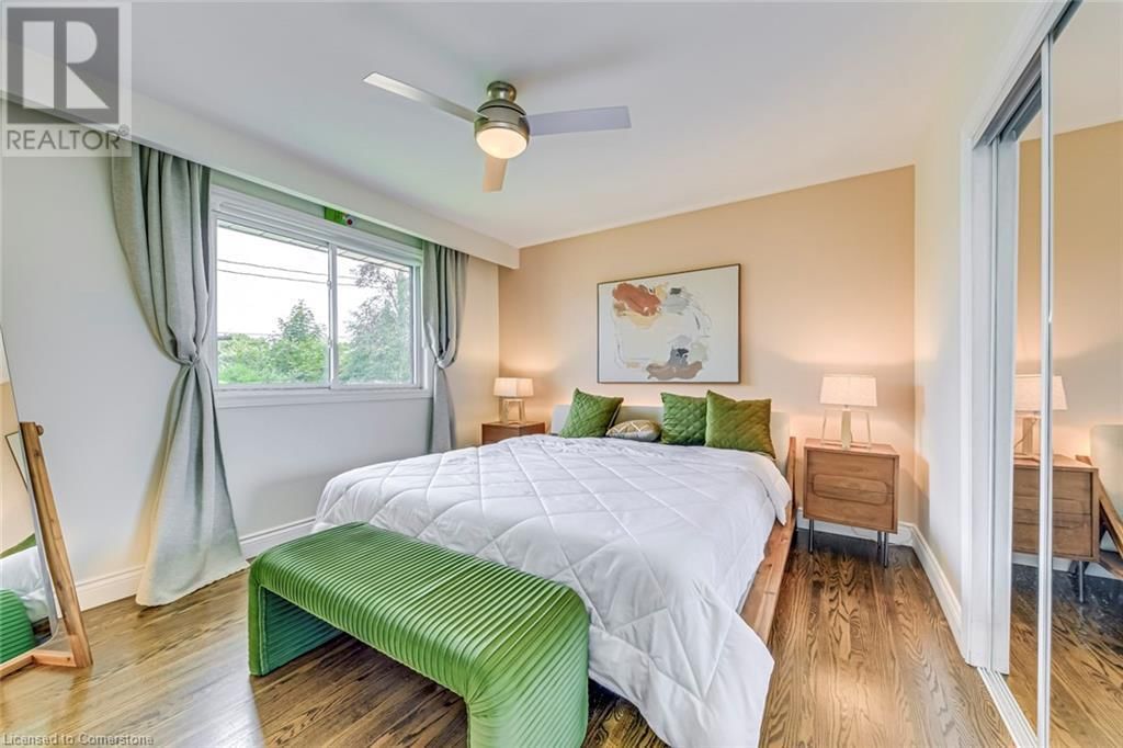 1306 NAPIER CRESCENT Image 19