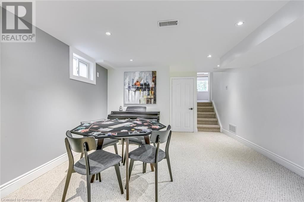 1306 NAPIER CRESCENT Image 33