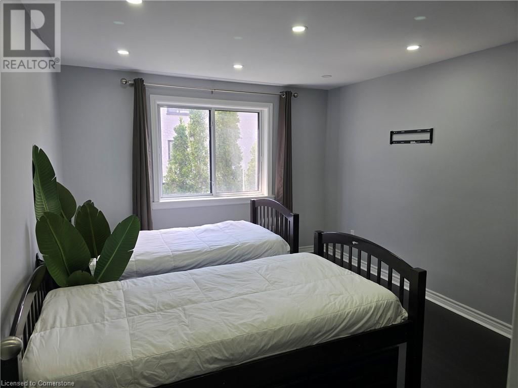 40 - 1016 FALGARWOOD DRIVE Image 10