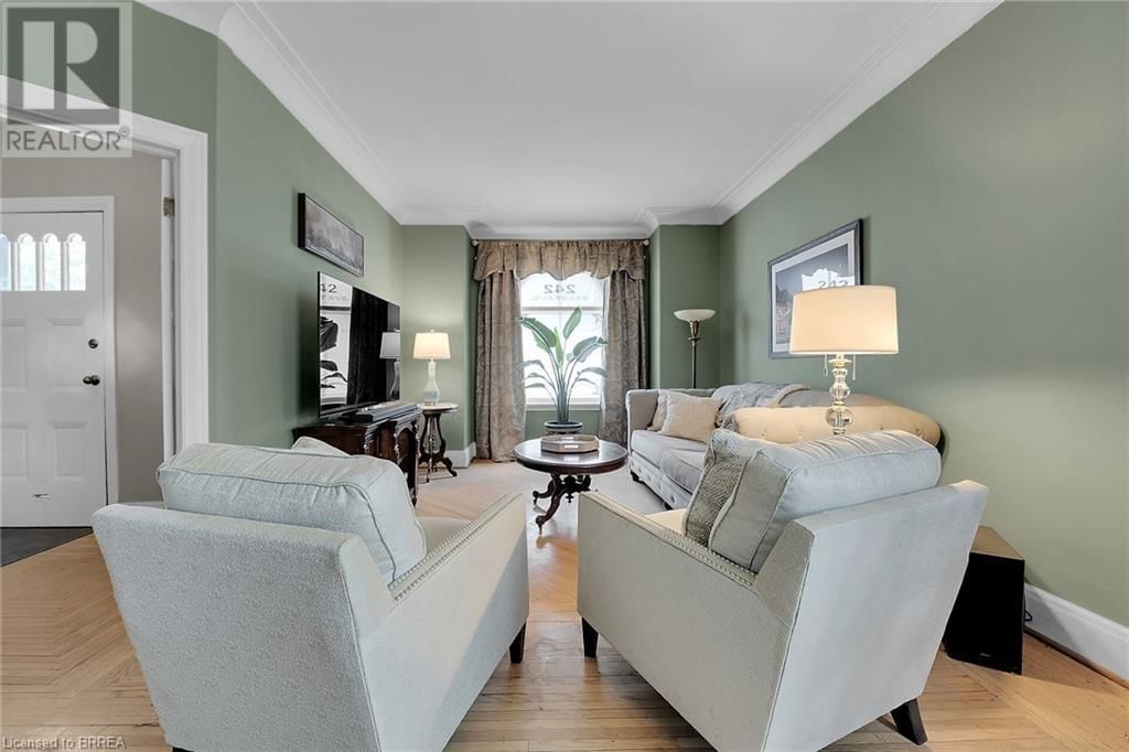 242 BRANT AVENUE Image 13