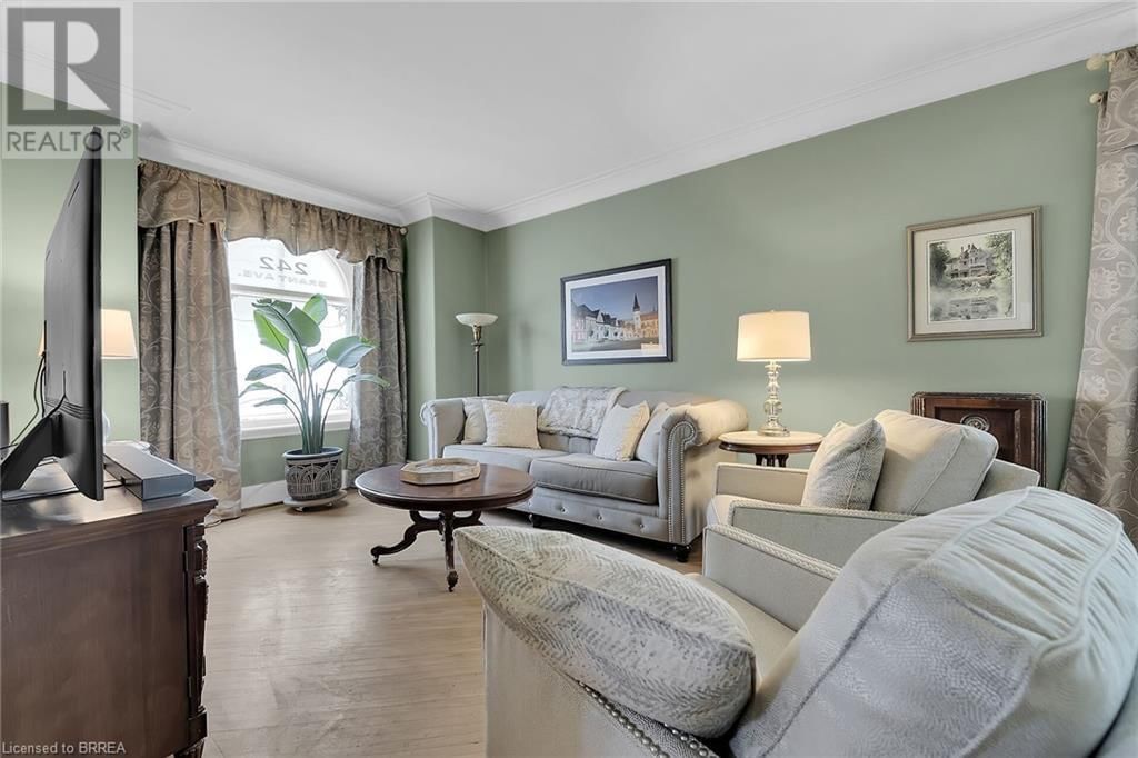 242 BRANT AVENUE Image 16