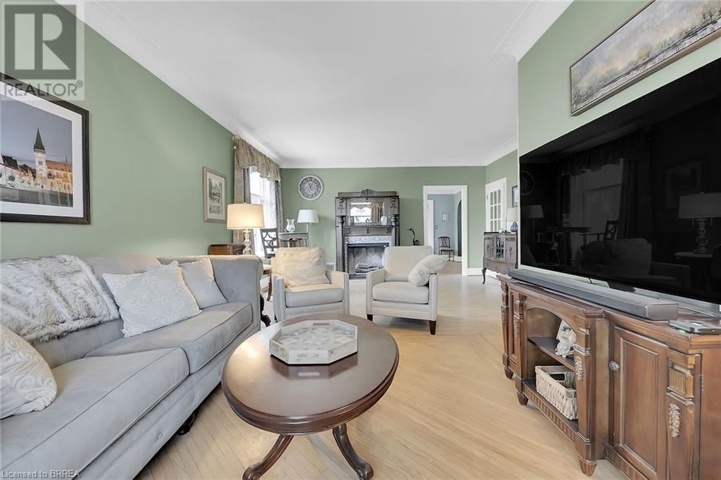 242 BRANT AVENUE Image 17