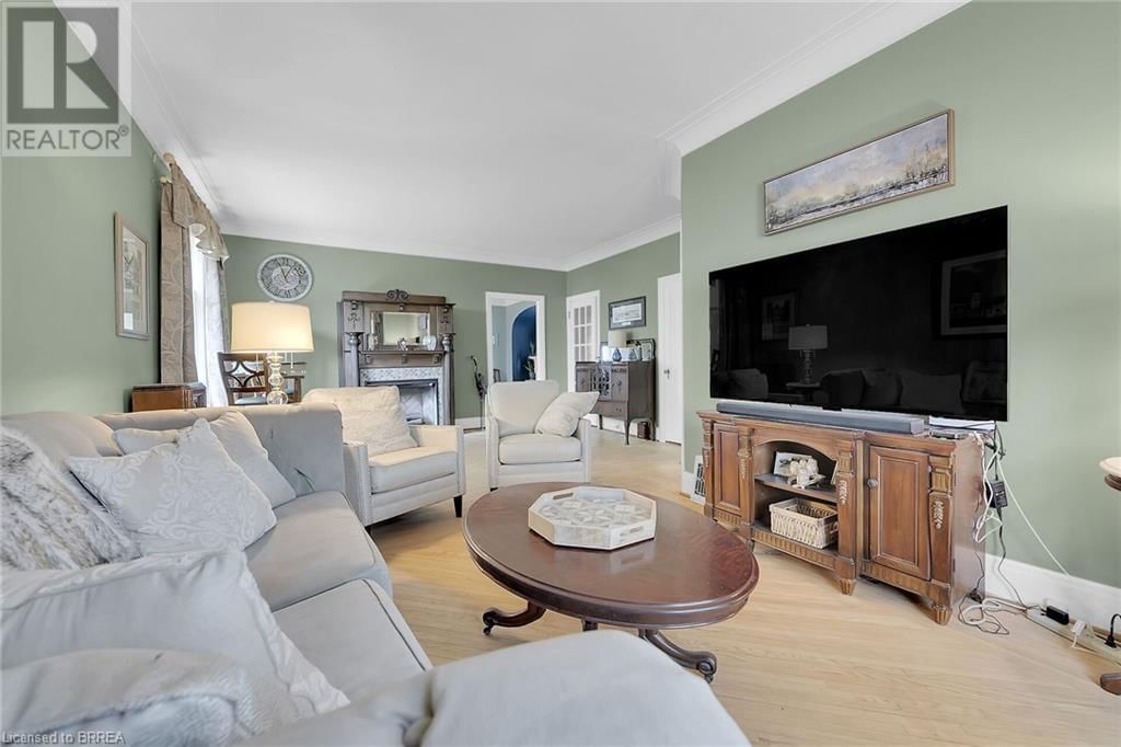 242 BRANT AVENUE Image 18