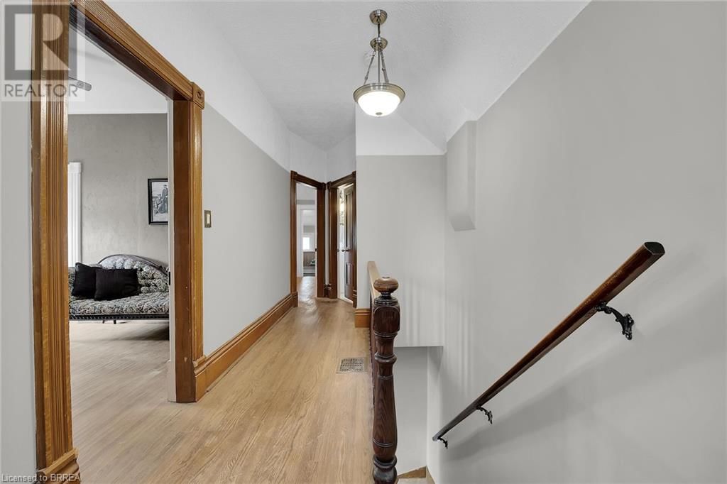 242 BRANT AVENUE Image 21