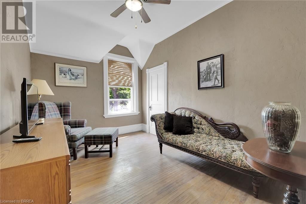 242 BRANT AVENUE Image 23