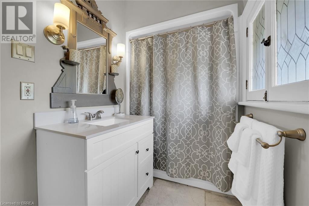 242 BRANT AVENUE Image 25