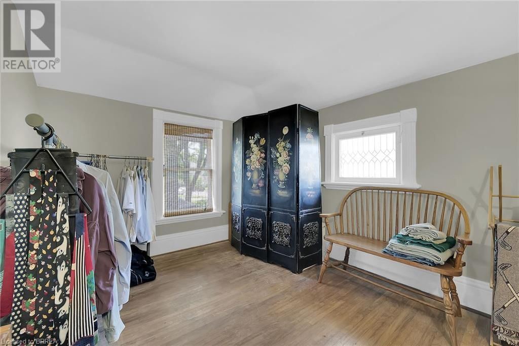 242 BRANT AVENUE Image 28
