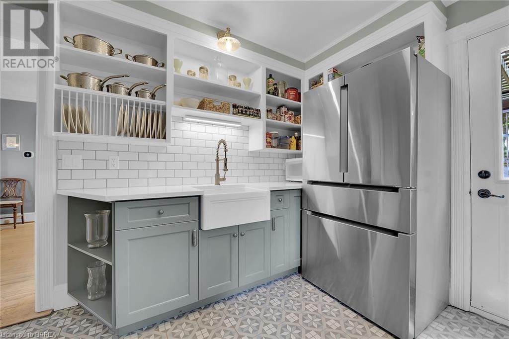242 BRANT AVENUE Image 3