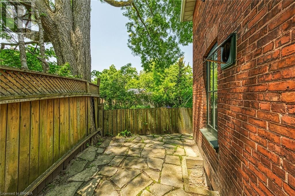 242 BRANT AVENUE Image 32