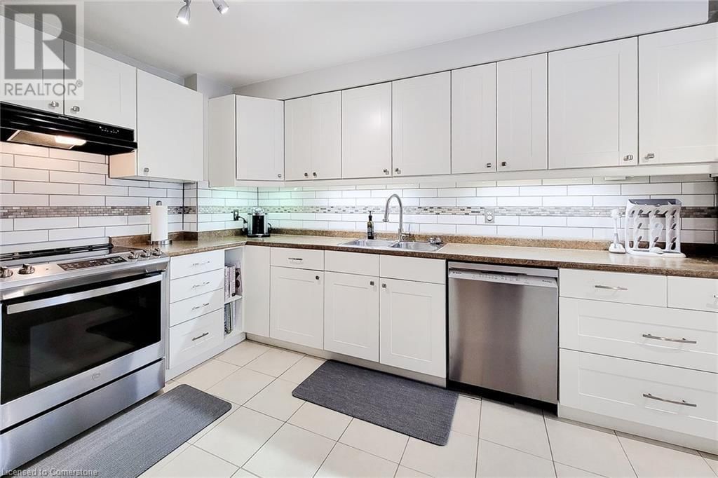 2297 MOUNTAIN GROVE AVENUE Image 13