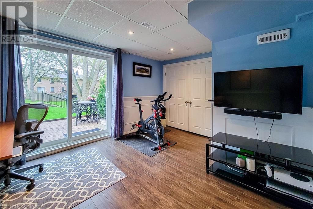 2297 MOUNTAIN GROVE AVENUE Image 28