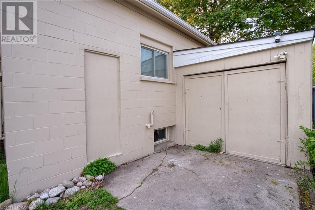 211 DOLPH STREET NORTH Image 26