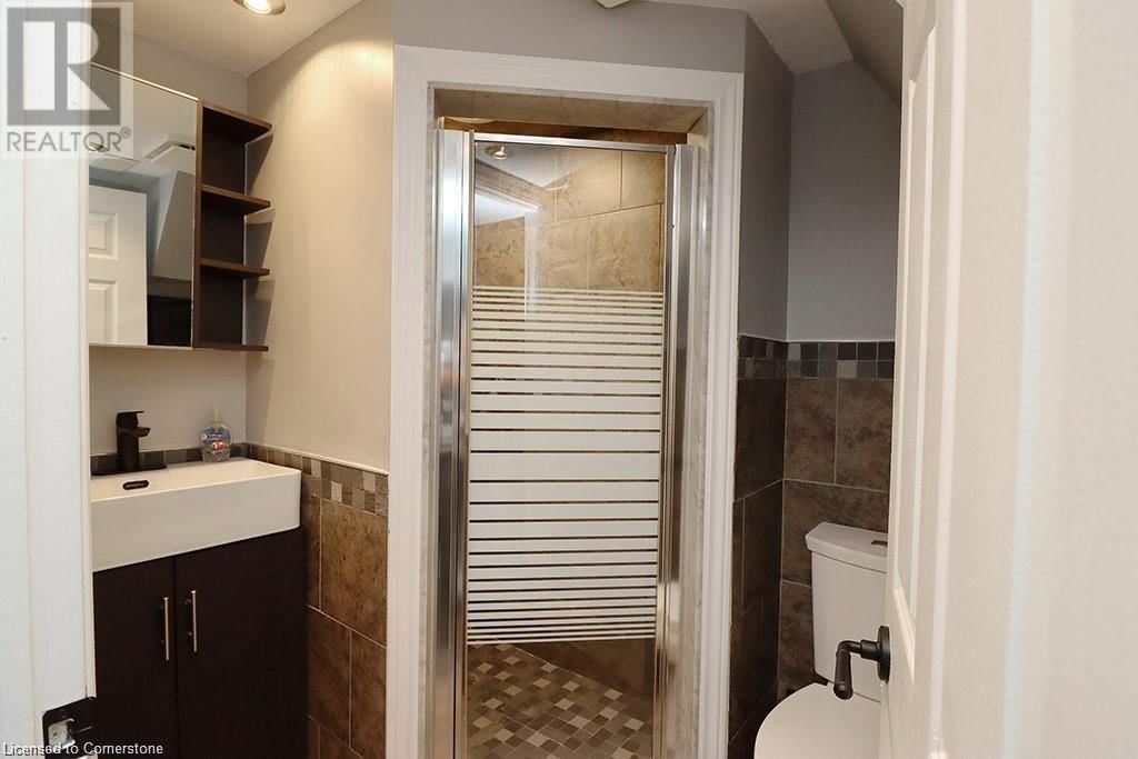 873 UPPER WELLINGTON STREET EAST Image 38