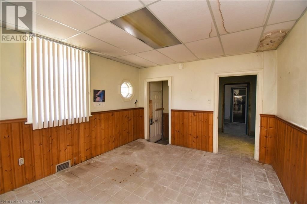 250 HUGHSON STREET NORTH Image 13