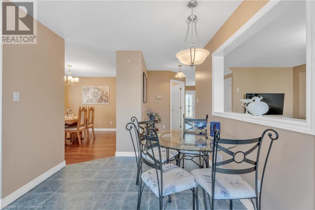 42 ARCHER WAY Image 12