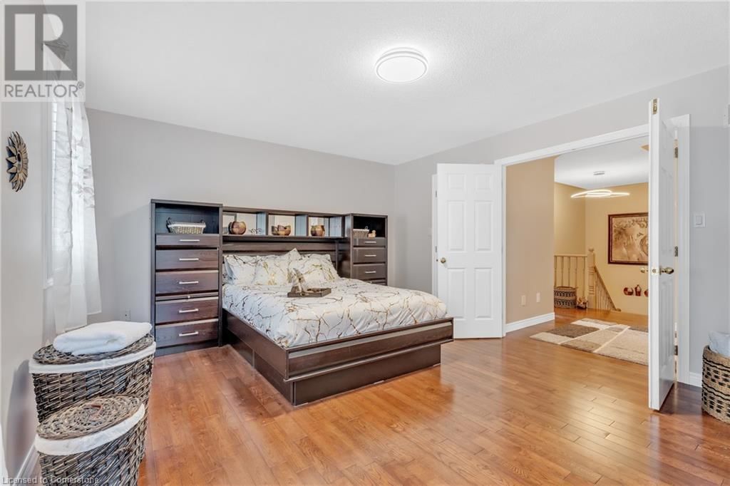 42 ARCHER WAY Image 18