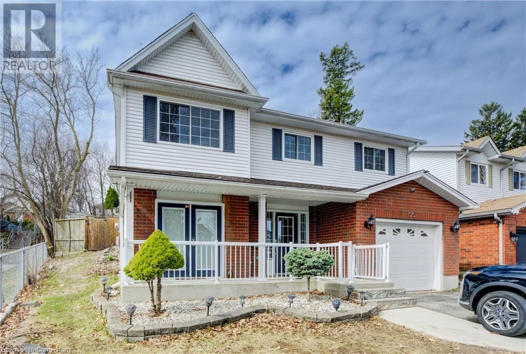 35 WILDLARK CRESCENT Image 1